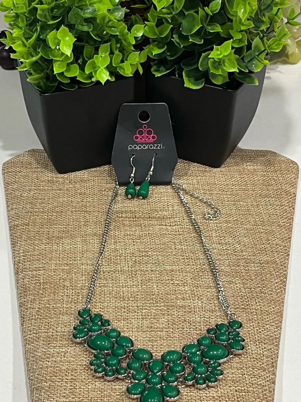 paparazzi Emerald Cluster Bib Necklace with Matching Drop Earrings